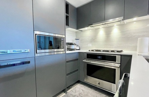 Coquitlam Apartamento | Cozy 1BR Suite with AC and Office, Close to Mall