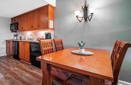 Vernon Condominio | Appalachian Lodge ���� Vistas a la monta��������������a ★ Chimenea ���� Balcón ★ @ Mountain Creek ★ Piscina ★ 246
