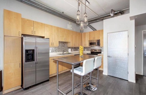 Brown and Stetson Business Apartamento | ¡Acogedor loft en el primer piso en el corazón del casco antiguo de Scottsdale! MEJOR UBICACIÓN!