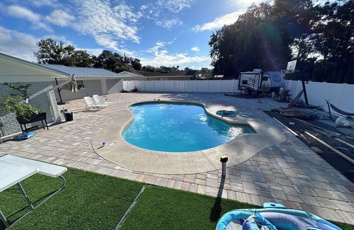 Arlington Casa | Cozy 2 bed/ 1 bath Poolside Tiny Home