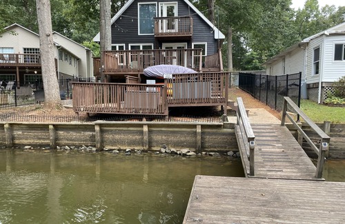 Southmont Casa | Acogedora cabaña frente al mar de 2 habitaciones y 2 baños en el hermoso lago High Rock- totalmente actualizada