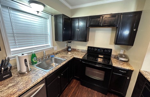 Hernando Casa | Cozy 2 bedroom 2 Bathroom House!Close to great food and entertainment!