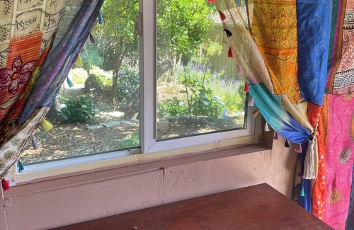 Claremont Casa | Cozy 2-bedroom 2- bathroom house with beautiful garden / great location!