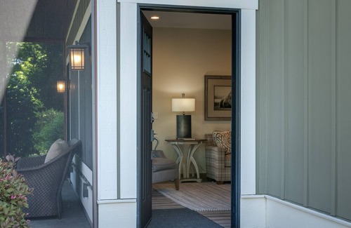 Harbor Springs Cabaña | Cozy 2 Bedroom-2 Bath Cottage Near Ski Resorts! Stay at True North Golf Club