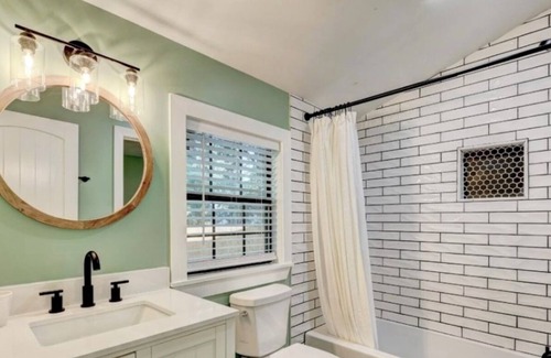 Central Oklahoma City Cabaña | Cozy 2 Bedroom 2 Bath Cottage in Central OKC Pets ✅