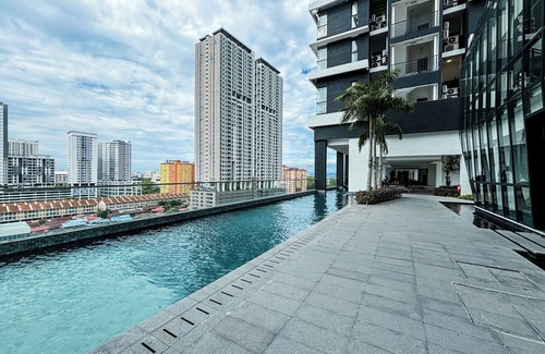 Jelutong Casa | Cozy 2-bedroom apartment in beautiful George Town with WiFi, fitness room