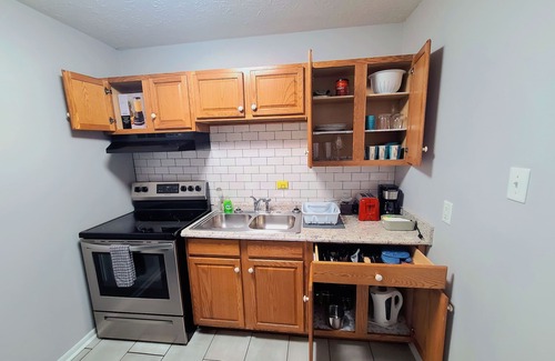 Lexington Apartamento | Cozy 2-bedroom apartment with WiFi, AC, walk to UK Campus/Hospital, near St. Joe