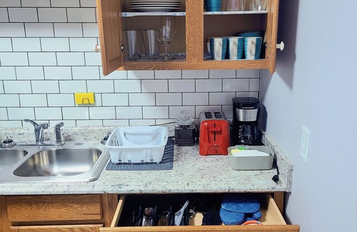 Lexington Apartamento | Cozy 2-bedroom apartment with WiFi, AC, walk to UK Campus/Hospital, near St. Joe