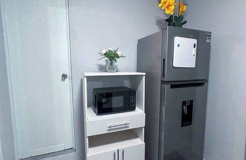 Bayamon Apartamento | Cozy 2-bedroom apartment in the heart of Bayamón with WiFi & AC