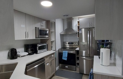 Southwest Edmonton Casa | Cozy 2-bedroom bsmt suite w/private entrance