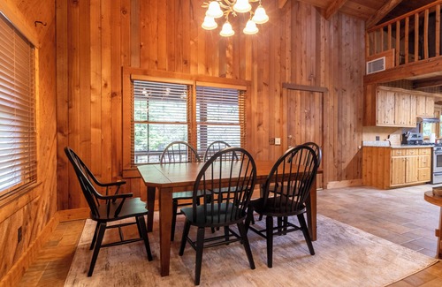 Chatsworth Cabina | Cozy 2-bedroom cabin in charming Chatsworth, Georgia