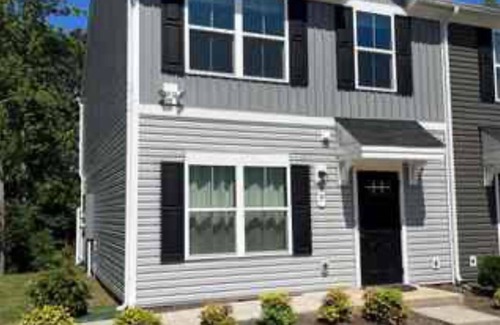 Greer Condominio | Cozy 2 bedroom condo in welcoming Greer with WiFi and AC