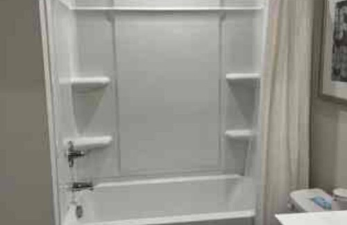 Greer Condominio | Cozy 2 bedroom condo in welcoming Greer with WiFi and AC