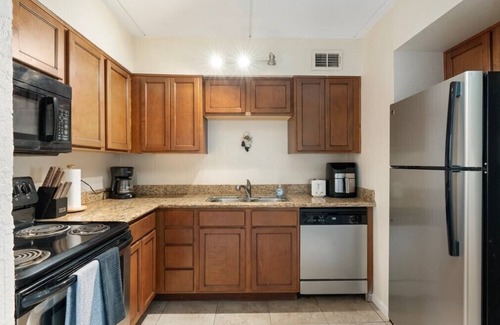 Papago Parkway Condominio | Cozy 2-bedroom condo with AC in Prime Scottsdale