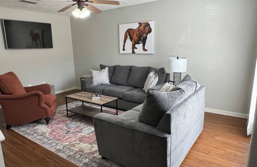 Starkville Condominio | Cozy 2-bedroom condo in Starkville. Close to MSU and all attractions