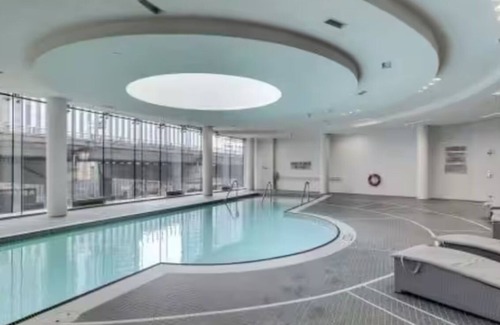 Central Waterfront Condominio | Cozy 2-bedroom condo with AC, fitness room in pleasant Toronto downtown