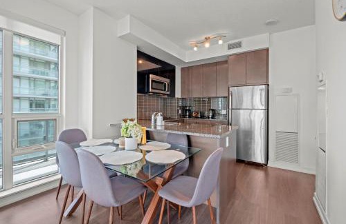 Yonge-Eglinton Apartamento | Cozy 2 Bedroom Dunfield Ave Apartment
