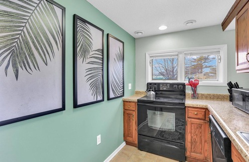 Champaign Casa | Cozy 2 Bedroom Home Mins from Downtown Champaign