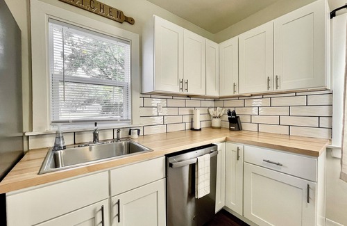 Cutlerville Casa | Cozy 2-bedroom house on quiet street.