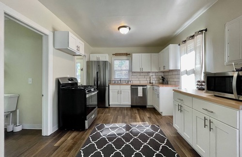 Cutlerville Casa | Cozy 2-bedroom house on quiet street.