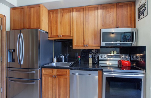 The Highlands Cabina | Cozy 2-bedroom lodge in lovely Breckenridge with WiFi, sauna, and fitness room