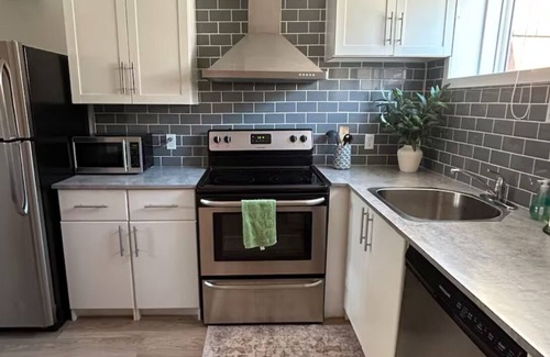 Cedarbrae Casa | Cozy 2 bedroom Suite Close to Spruce Meadows