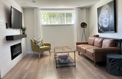Cedarbrae Casa | Cozy 2 bedroom Suite Close to Spruce Meadows