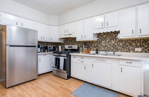 Chicago Lawn Apartamento | Cozy 2- bedroom w/ patio mins from Midway Airport