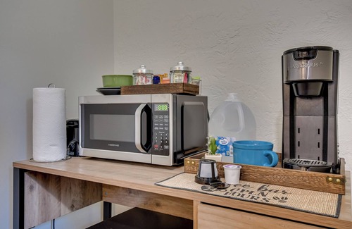 National Hills Casa | Cozy 2 BR 1BA with Kitchenettes and Private entrance