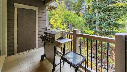 Warrior's Mark Casa | Cozy 2 BR Condo in Town Walk to Main St Skiing