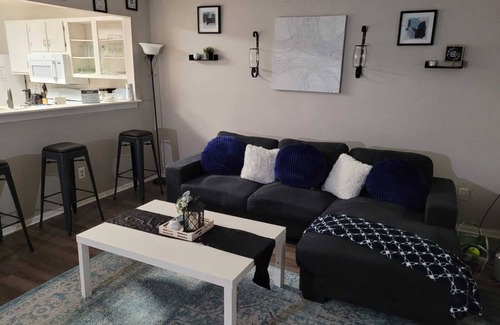 Town Center Casa | Cozy 2 BR Townhouse in Marietta