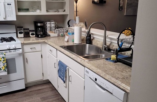 Town Center Casa | Cozy 2 BR Townhouse in Marietta