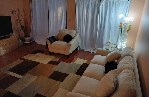 Naugatuck Casa | COZY 2 BRM TOWNHOME WITH SURROUNDING STATE PARKS FOR HIKING/ PET FRIENDLY