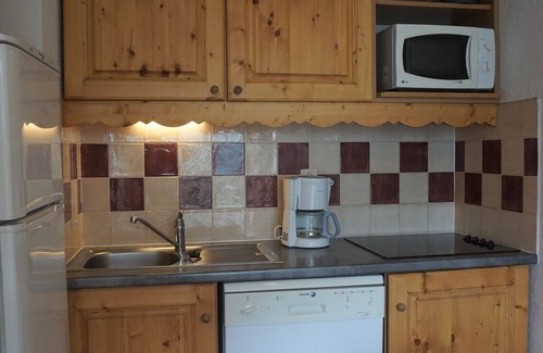 Orcieres-Merlette Apartamento | Cozy 2-Room Cabin for 6 with Free WiFi, Parking, and Balcony - Close to Slopes and Shuttle