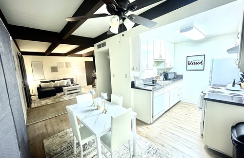Arden-Arcade Condominio | Cozy 2bd condo minutes away from all Medical facilities.
