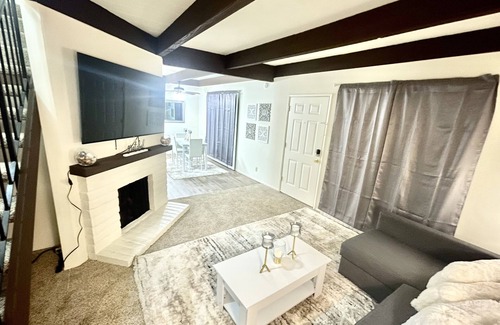 Arden-Arcade Condominio | Cozy 2bd condo minutes away from all Medical facilities.