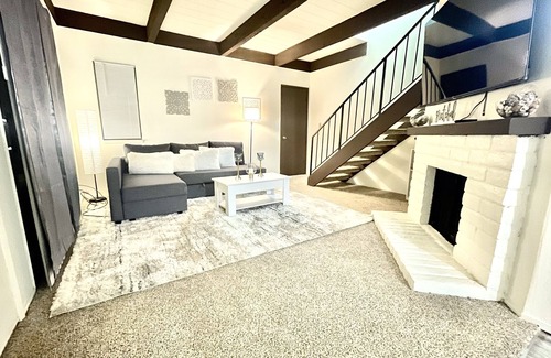 Arden-Arcade Condominio | Cozy 2bd condo minutes away from all Medical facilities.