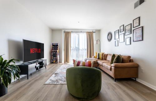 Del Rey Apartamento | Cozy 2BD Retreat in MarinaDelRey!Free Parking and Swiming Pool