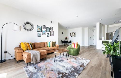 Del Rey Apartamento | Cozy 2BD Retreat in MarinaDelRey!Free Parking&Pool