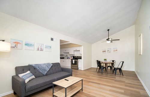 Southpoint Casa | Cozy 2BR/1BA apartment in Southside Jax - perfect for couples, families, or business travelers