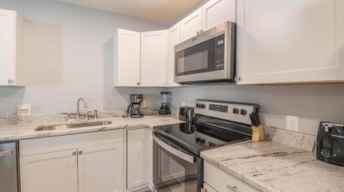 Biloxi Casa | Cozy 2BR/1BA Duplex Just Blocks from Downtown Biloxi, Beaches and Entertainment