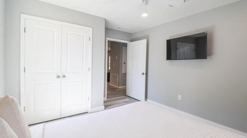 Biloxi Casa | Cozy 2BR/1BA Duplex Just Blocks from Downtown Biloxi, Beaches and Entertainment