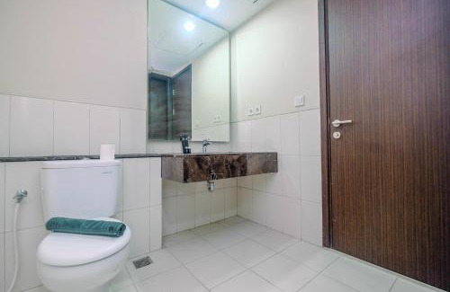 Mampang Prapatan Apartamento | Cozy 2BR Apartment Nine Residence with City View By Travelio