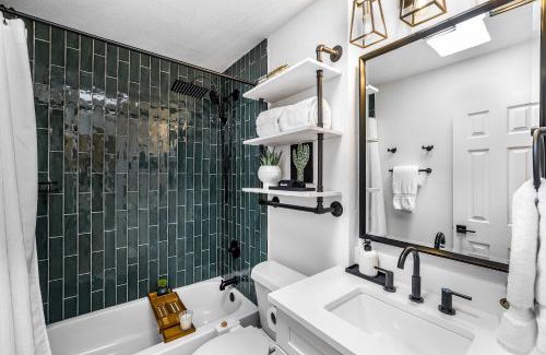 South Lamar Casa | Cozy 2BR Condo in Vibrant SoLa