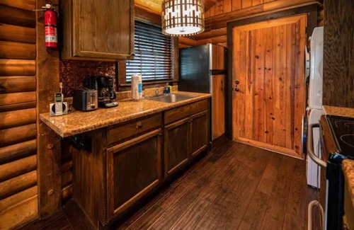 Topton Cabina | Cozy 2BR Lake Cabin – Dock, Hot Tub, Views -Lake Nantahala