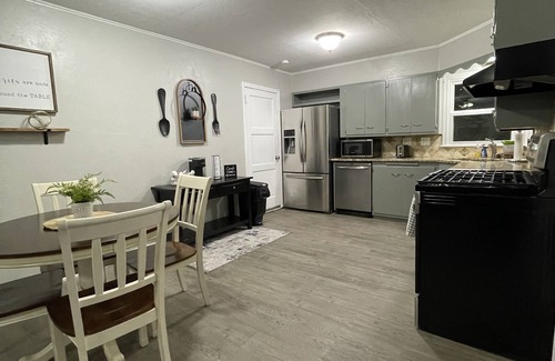 Enid Casa | Cozy 2BR Lincoln House