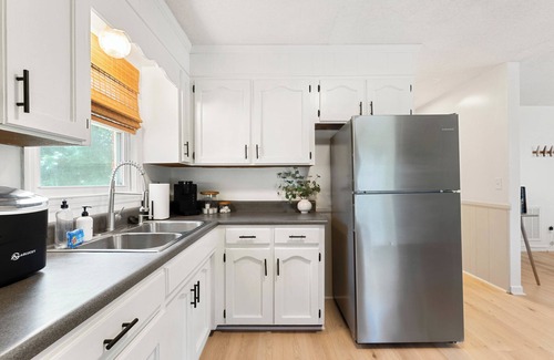 Wellford Casa | Cozy 2BR newly renovated mid-century modern duplex