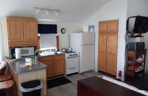 Lyman Cabaña | Cozy 2BR Pondside Cottage