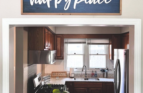 Davenport Casa | Cozy 2BR Ranch, within <10 mins to everything in QC!