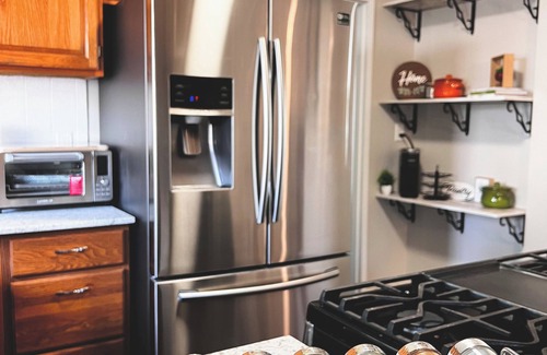 Davenport Casa | Cozy 2BR Ranch, within <10 mins to everything in QC!